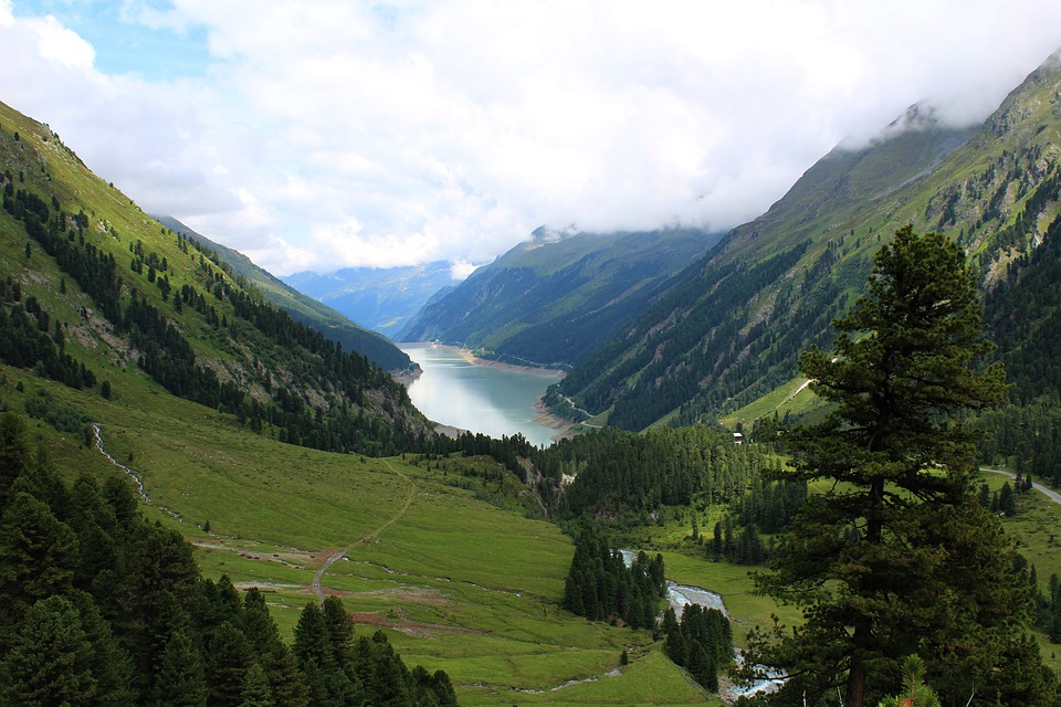 mountains-4343434_960_720